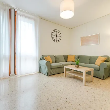 Апартаменты Patty Flat - 15 Min From Venice & Free Parking Местре