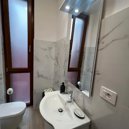 Апартаменты Patty Flat - 15 Min From Venice & Free Parking