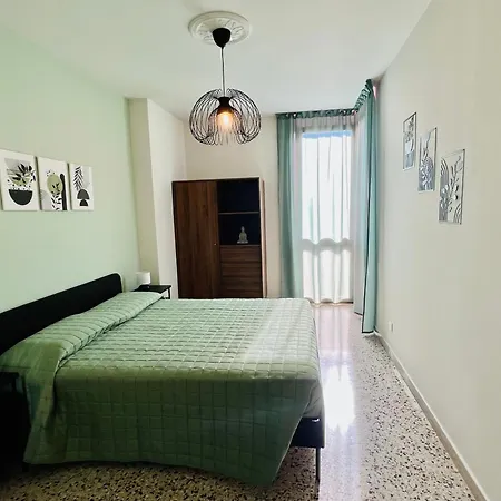 Апартаменты Patty Flat - 15 Min From Venice & Free Parking