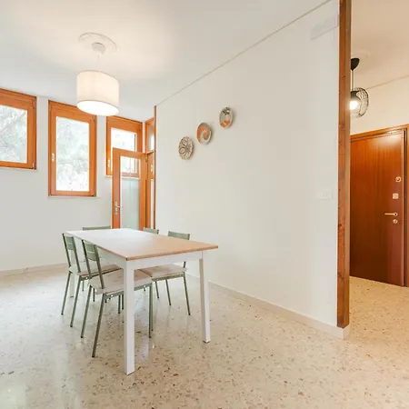 Апартаменты Patty Flat - 15 Min From Venice & Free Parking Местре