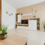 Patty Flat - 15 Min From Venice & Free Parking דירה מסטרה