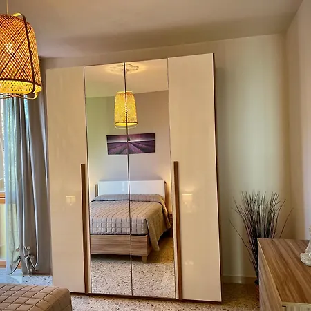 Patty Flat - 15 Min From Venice & Free Parking מסטרה